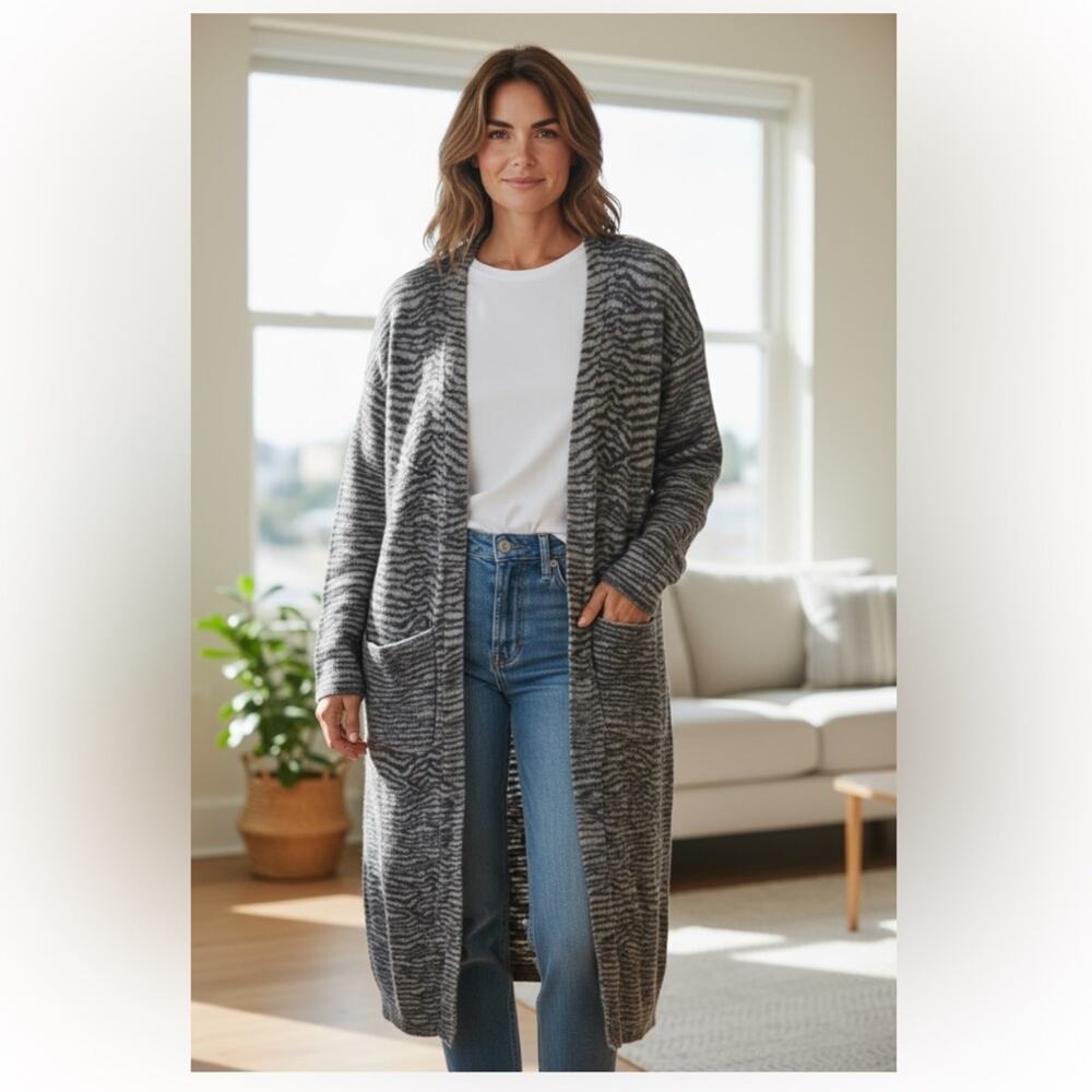 Love Token Gray Patterned Cardigan Women’s Size M Midi Cozy Animal Print